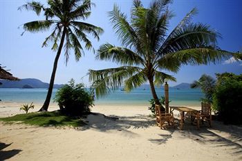 Byg Grand Beach Front & Sea View @ Panwa Beach Exterior foto